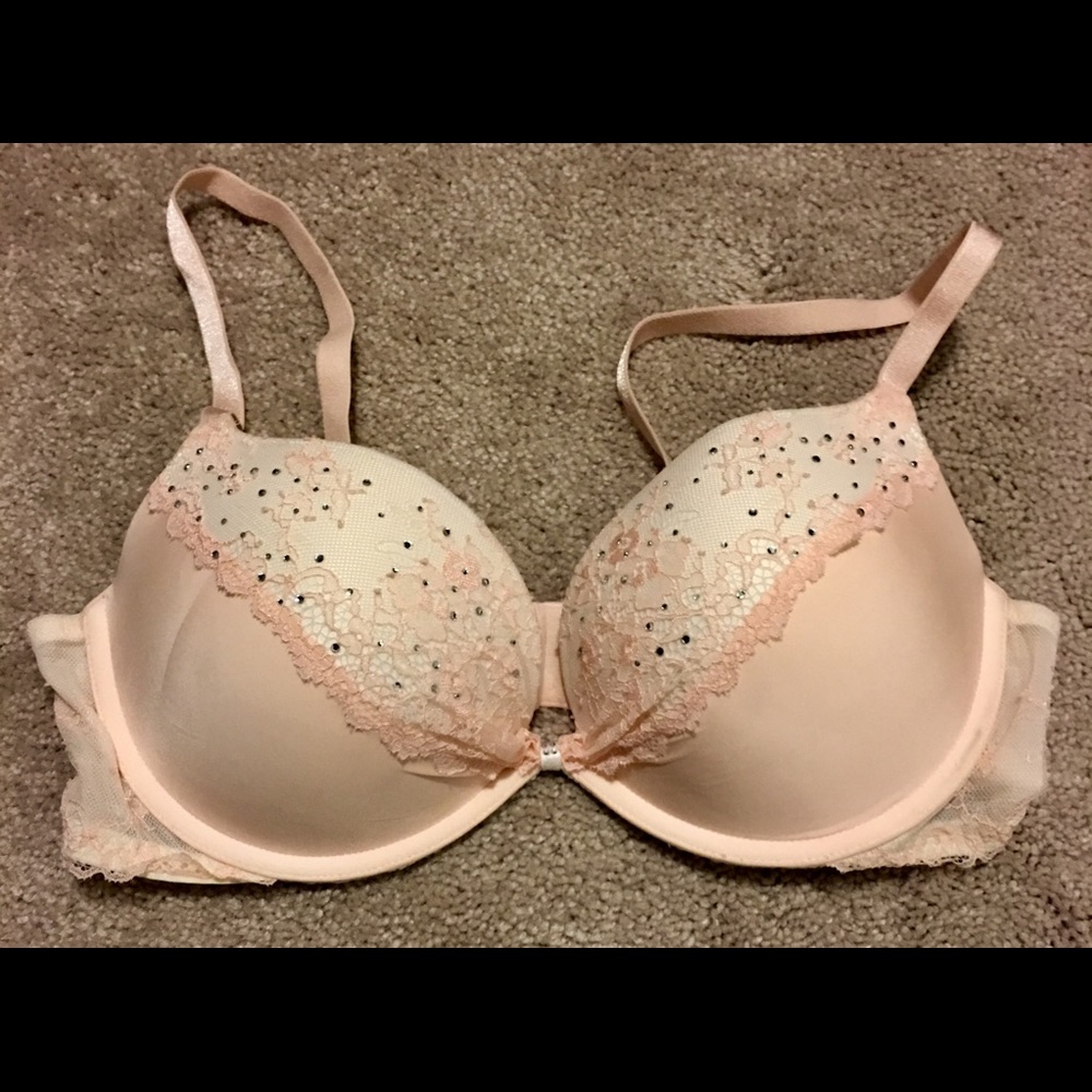 NWOT- Pink Rhinestone Victoria Secret Bra in 36C!